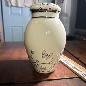 Porcelain Musical Jar Ardleigh Elliott "A Year of Wishes" numbered A2399 Works